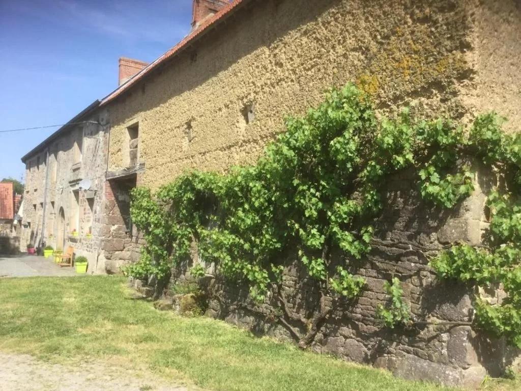 La Petellerie, maison de campagne avec piscine pour un séjour détente Moyon Exterior foto