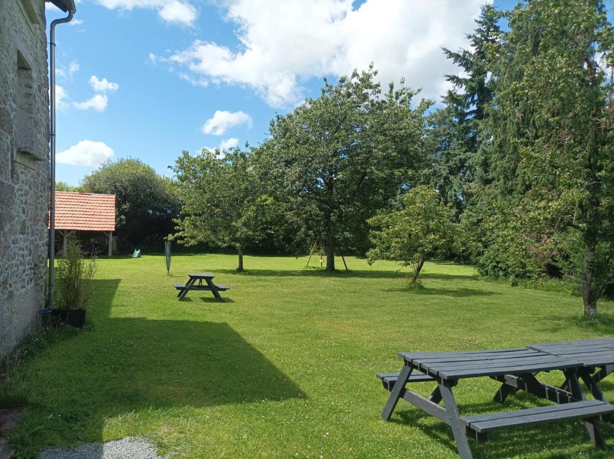 La Petellerie, maison de campagne avec piscine pour un séjour détente Moyon Exterior foto