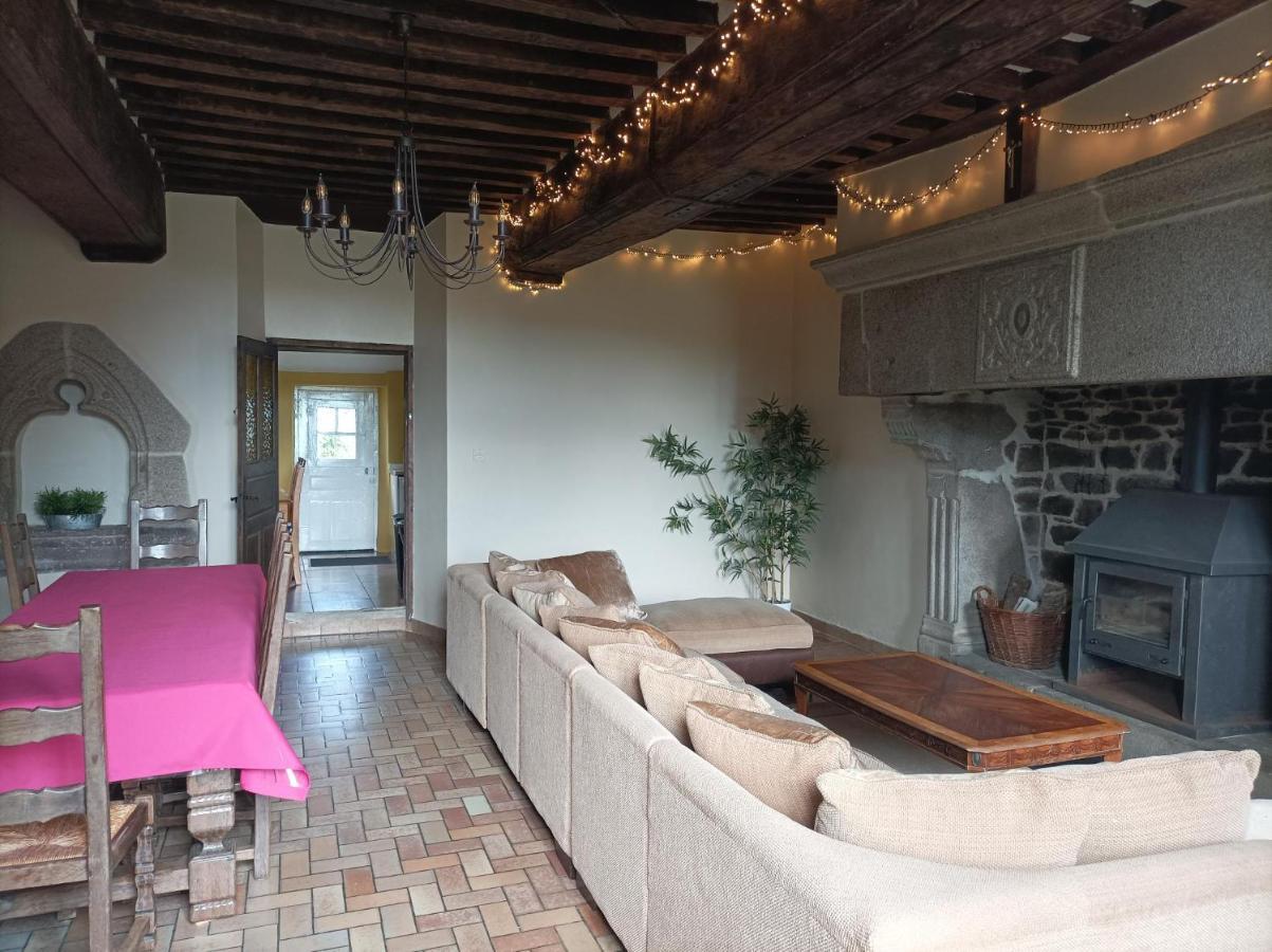 La Petellerie, maison de campagne avec piscine pour un séjour détente Moyon Exterior foto