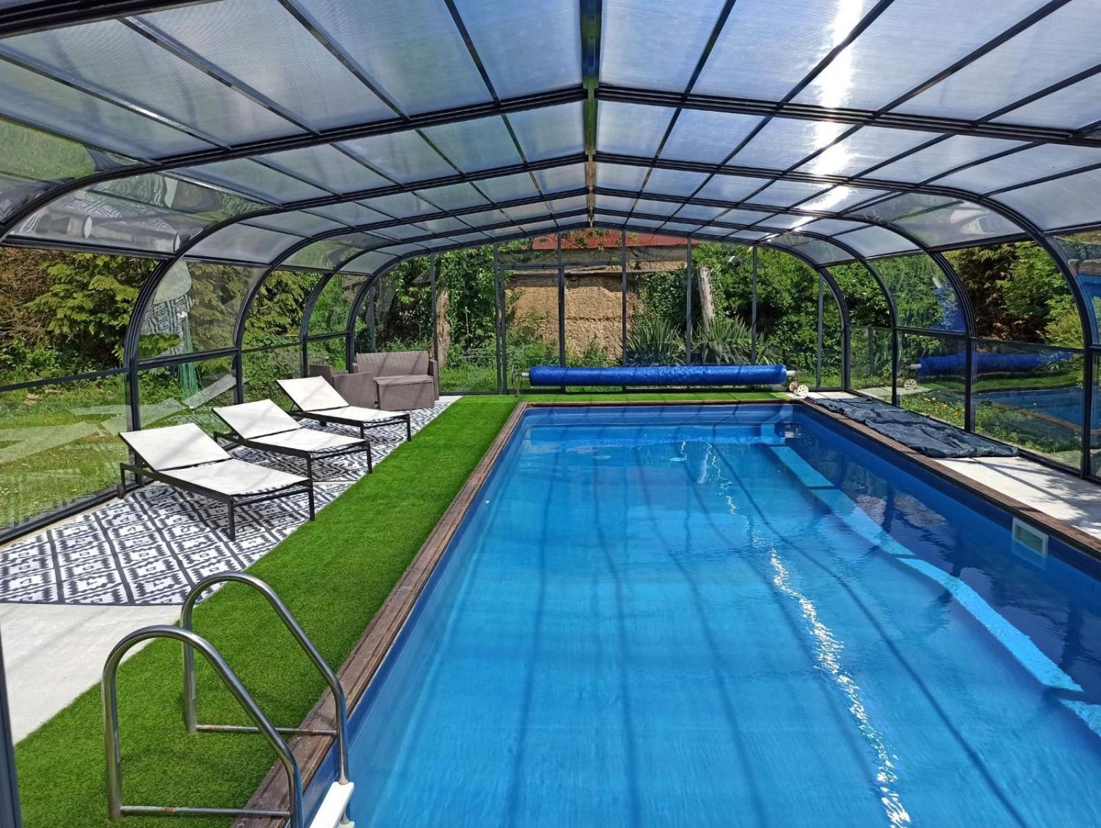 La Petellerie, maison de campagne avec piscine pour un séjour détente Moyon Exterior foto